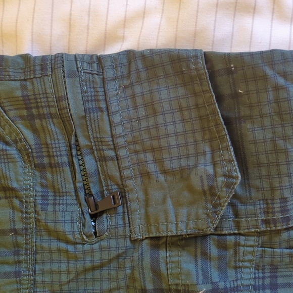 Shorts - Picture 6 of 7
